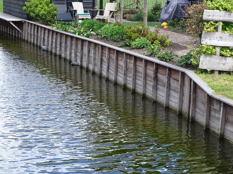 Beschoeiing waterkant